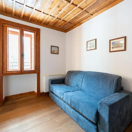 アパート Attic Historic Building With Air Conditioning *