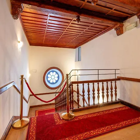 Attic Historic Building With Air Conditioning Черезоле-Реале