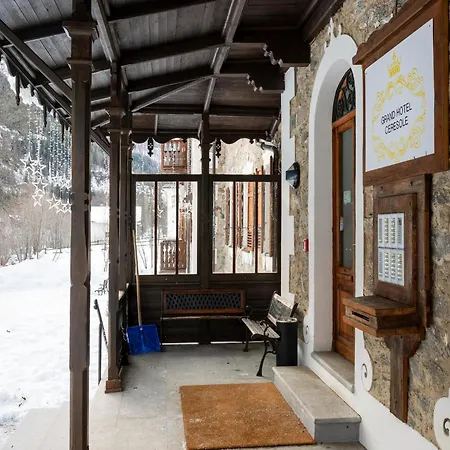 Attic Historic Building With Air Conditioning * Черезоле-Реале