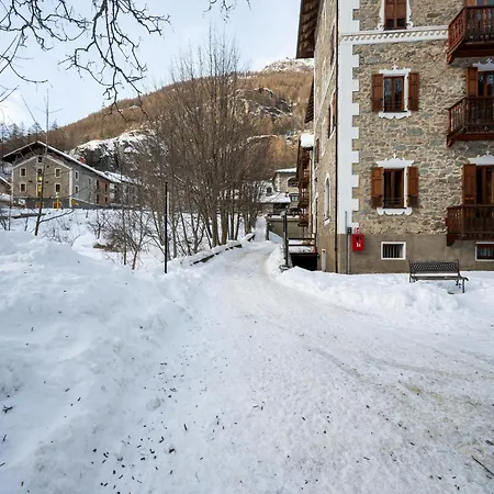 Attic Historic Building With Air Conditioning Appartamento Ceresole Reale