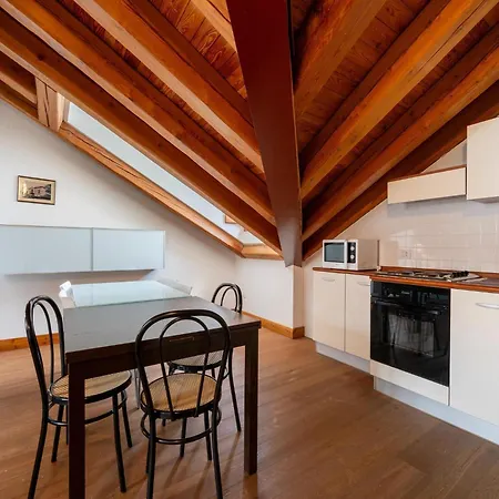 Appartamento Attic Historic Building With Air Conditioning *