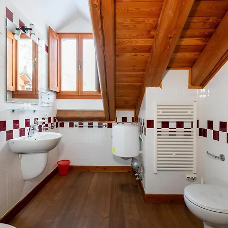 Attic Historic Building With Air Conditioning Appartamento Ceresole Reale