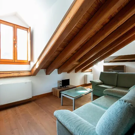 Appartamento Attic Historic Building With Air Conditioning