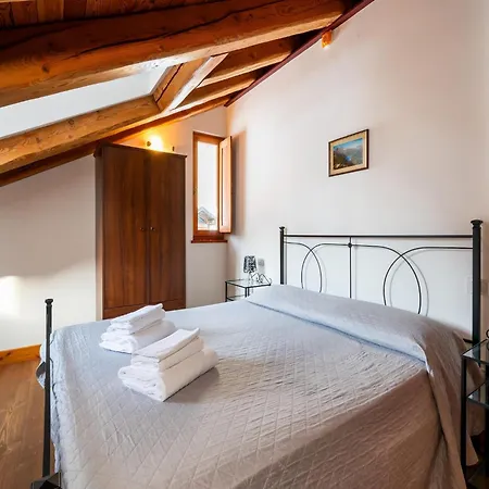 Attic Historic Building With Air Conditioning Appartamento *