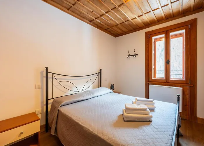Апартаменты Attic Historic Building With Air Conditioning Черезоле-Реале