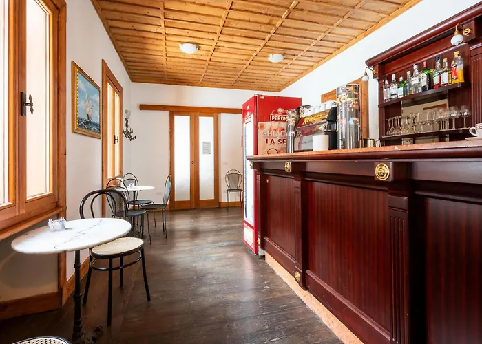 Attic Historic Building With Air Conditioning Апартаменты Черезоле-Реале
