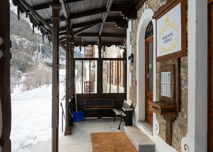 Attic Historic Building With Air Conditioning * Черезоле-Реале